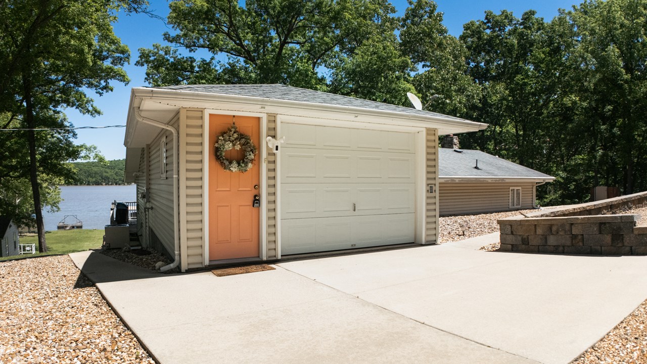 30850 Settlers Lane
